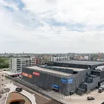 아파트 Perfectly Situated With Amazing Views