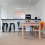 아파트 Perfectly Situated With Amazing Views
