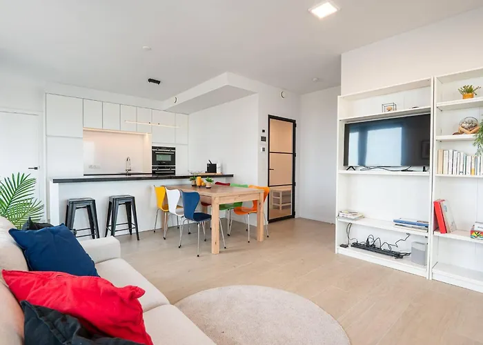 Perfectly Situated With Amazing Views *