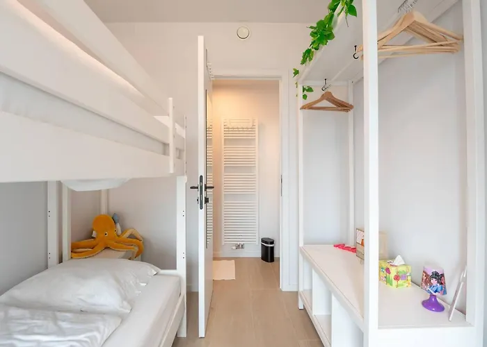 Perfectly Situated With Amazing Views *