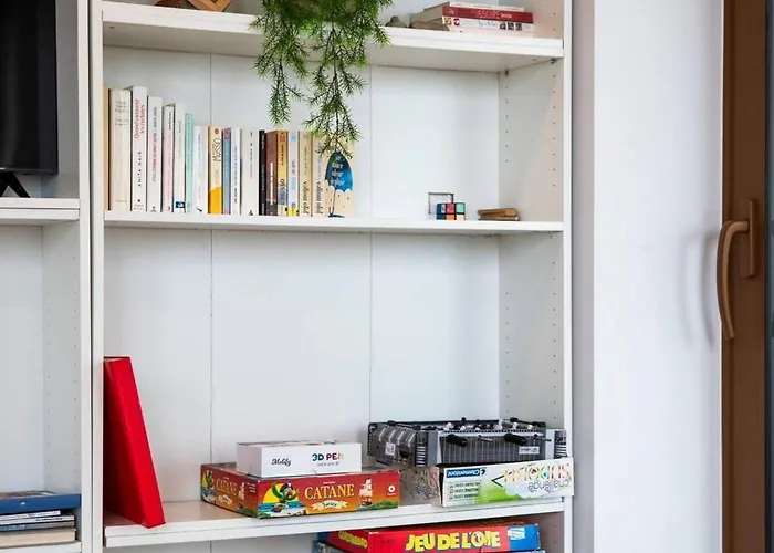 Perfectly Situated With Amazing Views 公寓 *